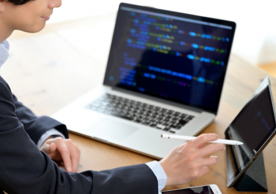 香川県/LEDビジョン/V-NETの強み(LEDビジョン管理（動画管理・LEDビジョンメンテナンス）)